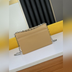 Givenchy Сумка через плечо Маленькая сумка Kira Богатое и тщател