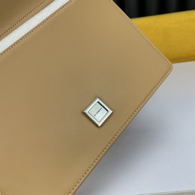 Givenchy Сумка через плечо Маленькая сумка Kira Богатое и тщател