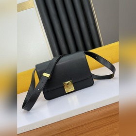 Givenchy Сумка через плечо Кира маленькая сумка camera bag Богата