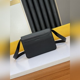 Givenchy Сумка через плечо Кира маленькая сумка camera bag Богата