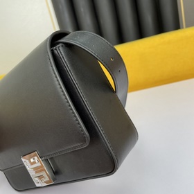 Givenchy Сумка через плечо Кира маленькая сумка camera bag Богат