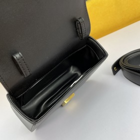 Givenchy Сумка через плечо Кира маленькая сумка camera bag Богат