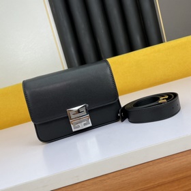 Givenchy Сумка через плечо Кира Маленькая сумка Camera Bag Богато