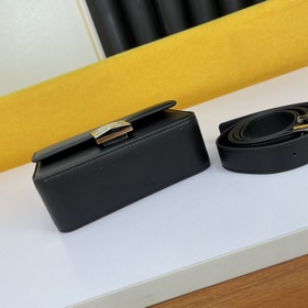 Givenchy Сумка через плечо Кира Маленькая сумка Camera Bag Богато