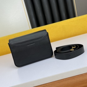 Givenchy Сумка через плечо Кира Маленькая сумка Camera Bag Богато