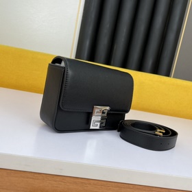 Givenchy Сумка через плечо Кира Маленькая сумка Camera Bag Богато