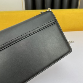 Givenchy Сумка через плечо Kira Маленькая сумка Богатое и тщатель