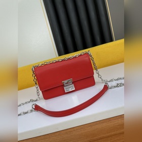 Givenchy Сумка через плечо Маленькая сумка Kira Богатое и тщатель