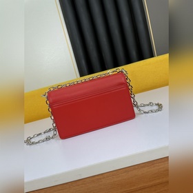 Givenchy Сумка через плечо Маленькая сумка Kira Богатое и тщатель