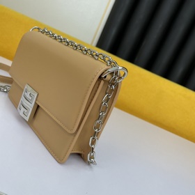 Givenchy Сумка через плечо Маленькая сумка Kira Богатое и тщател