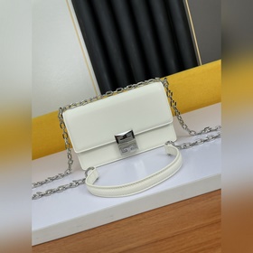 Givenchy Сумка через плечо Маленькая сумка Kira Богатое и тщател