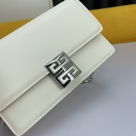 Givenchy Сумка через плечо Маленькая сумка Kira Богатое и тщател