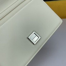 Givenchy Сумка через плечо Маленькая сумка Kira Богатое и тщател