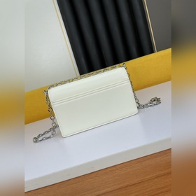 Givenchy Сумка через плечо Маленькая сумка Kira Богатое и тщател