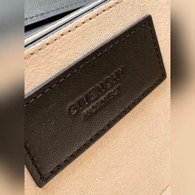 Сумка через плечо Givenchy Удобная, легкая и прочная сумка, кото