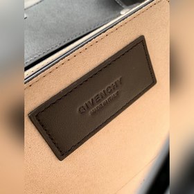 Сумка через плечо Givenchy Очень милая, удобная, легкая и проста