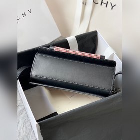 Сумка через плечо Givenchy Очень милая, удобная, легкая и проста