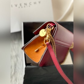 Сумка через плечо Givenchy Очень милая, удобная, легкая и проста