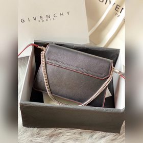 Сумка через плечо Givenchy Очень милая, удобная, легкая и простая
