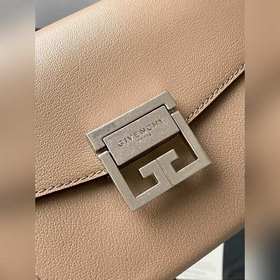 Сумка через плечо Givenchy Очень милая, удобная, легкая и проста