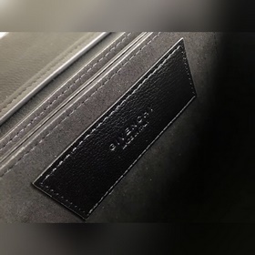 Сумка через плечо Givenchy Очень милая, удобная, легкая и проста