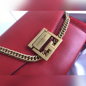 Сумка через плечо Givenchy Любимая сумка, удобная, легкая, удобн