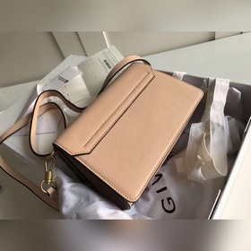 Сумка через плечо Givenchy Любимая сумка, удобная, легкая, удобн