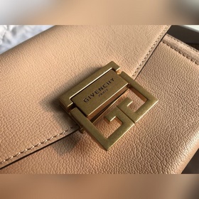 Сумка через плечо Givenchy Любимая сумка, удобная, легкая, удобн
