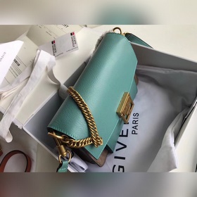 Сумка через плечо Givenchy Очень милая, удобная, легкая и проста