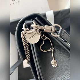 Сумка через плечо Givenchy Очень милая, удобная, легкая и проста