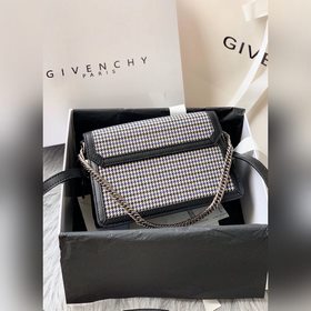 Сумка через плечо Givenchy Очень милая, удобная, легкая и проста
