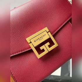 Сумка через плечо Givenchy Любимая сумка, удобная, легкая, удобн