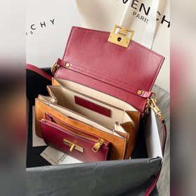 Сумка через плечо Givenchy Любимая сумка, удобная, легкая, удобн