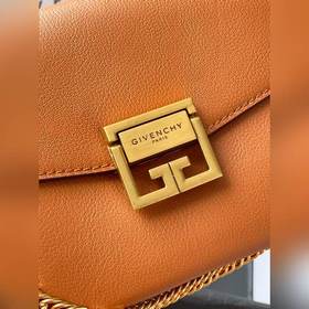 Givenchy Сумка через плечо Новая модель, очень милая, удобная, л