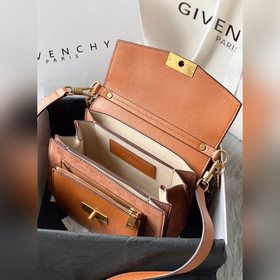 Givenchy Сумка через плечо Новая модель, очень милая, удобная, л