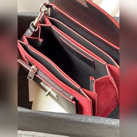 Givenchy Сумка через плечо Новая модель, очень милая, удобная, л