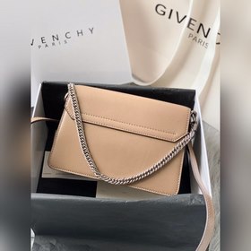 Givenchy Сумка через плечо Очень милая, удобная, легкая и простая