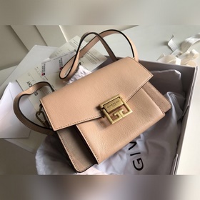 Givenchy Сумка через плечо Очень милая, удобная, легкая и проста
