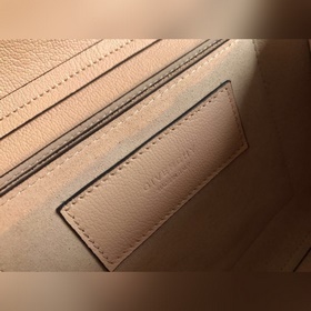 Givenchy Сумка через плечо Очень милая, удобная, легкая и проста