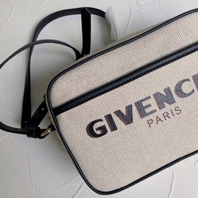 Сумка через плечо Givenchy Сумка для фотоаппарата с узором из пе