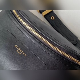 Сумка через плечо Givenchy Сочетает в себе простоту, модный стил