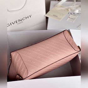 Сумка Givenchy Bond из телячьей кожи с тиснением Вся сумка изгото