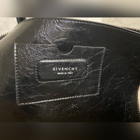 Givenchy представил новую сумку Antigona Soft Эта сумка полностью