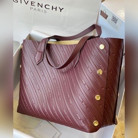 Givenchy Сумка Сумка-тоут из телячьей кожи с тиснением Вся сумк