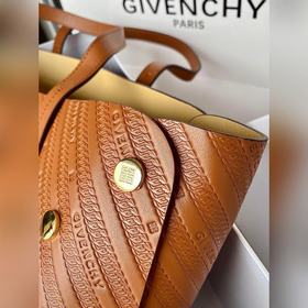 Givenchy Сумка Сумка из телячьей кожи с тиснением Вся сумка изго