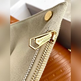 Givenchy Сумка Сумка из телячьей кожи с тиснением Вся сумка изго