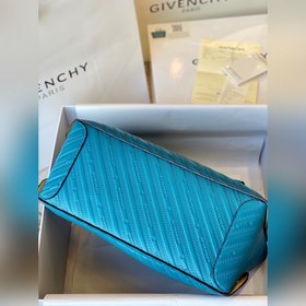 Givenchy Сумка Сумка из телячьей кожи с тиснением Вся сумка изго
