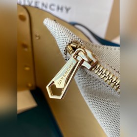 Givenchy Сумка Сумка из телячьей кожи с тиснением Вся сумка изго