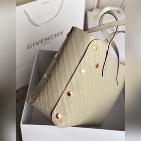 Givenchy Сумка Сумка из телячьей кожи с тиснением Вся сумка изго