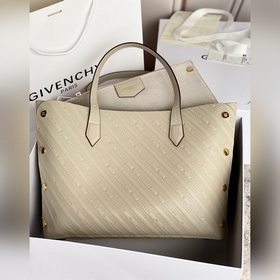 Givenchy Сумка Сумка из телячьей кожи с тиснением Вся сумка изго